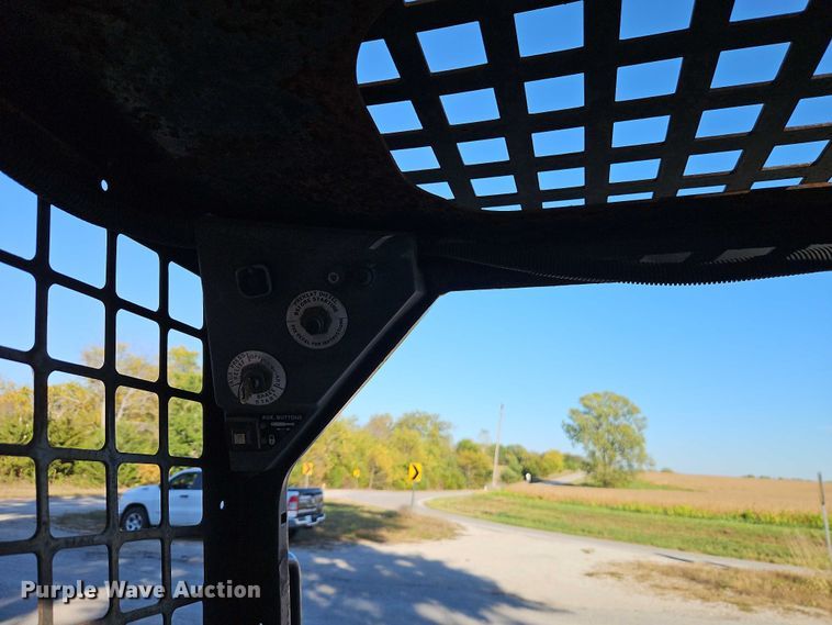 image for item EO4722 1994 Bobcat 853 skid steer loader