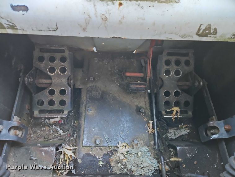 image for item EO4722 1994 Bobcat 853 skid steer loader