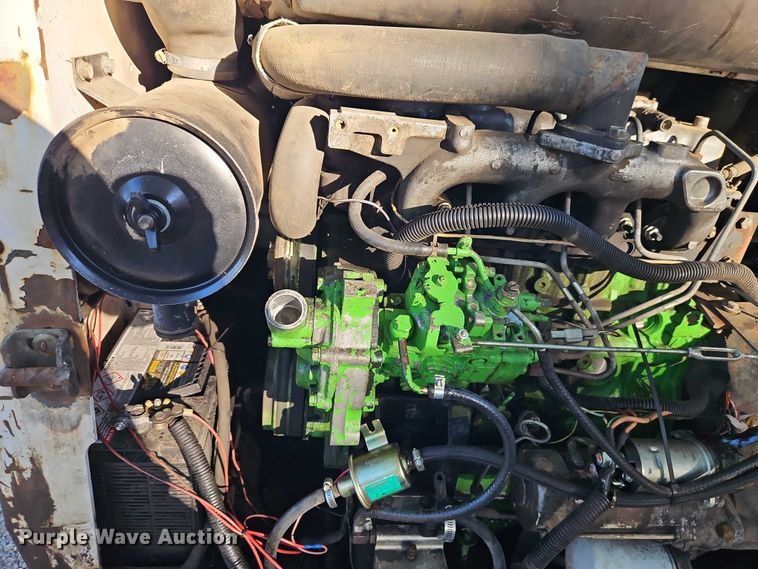 image for item EO4722 1994 Bobcat 853 skid steer loader