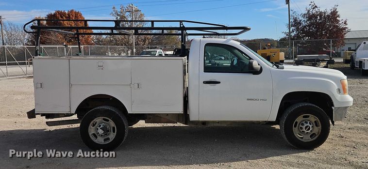 image for item EO4813 2012 GMC Sierra 2500HD utility bed pickup truck