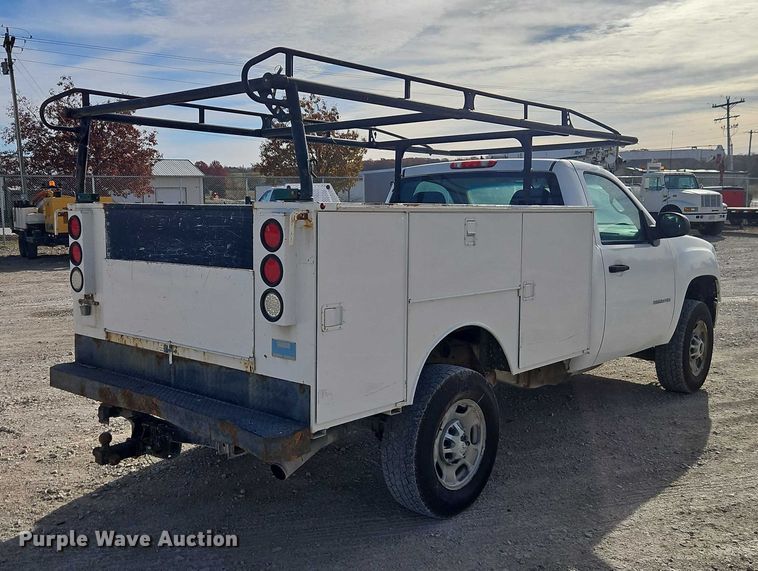 image for item EO4813 2012 GMC Sierra 2500HD utility bed pickup truck