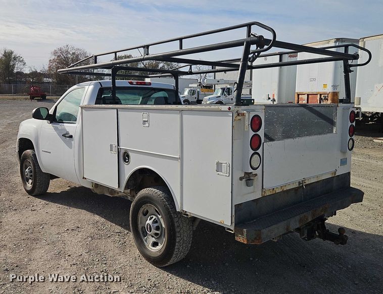 image for item EO4813 2012 GMC Sierra 2500HD utility bed pickup truck