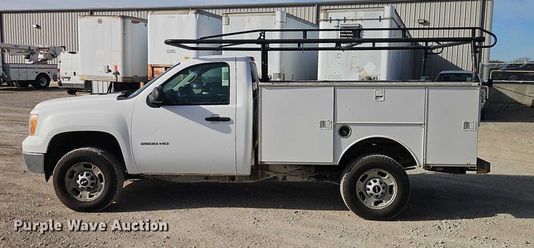 image for item EO4813 2012 GMC Sierra 2500HD utility bed pickup truck