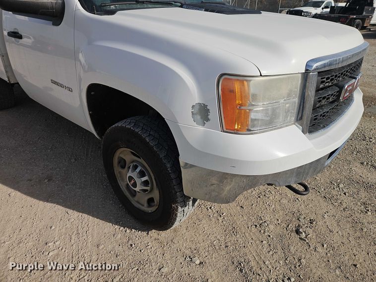 image for item EO4813 2012 GMC Sierra 2500HD utility bed pickup truck