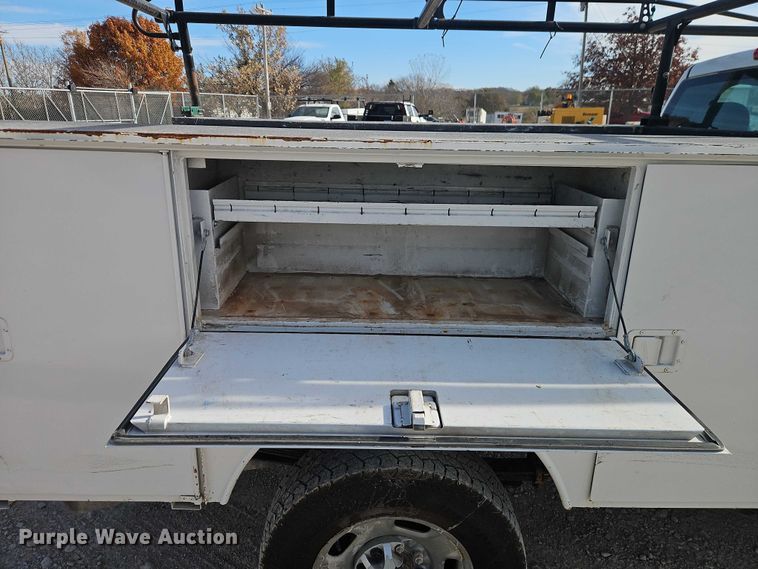 image for item EO4813 2012 GMC Sierra 2500HD utility bed pickup truck