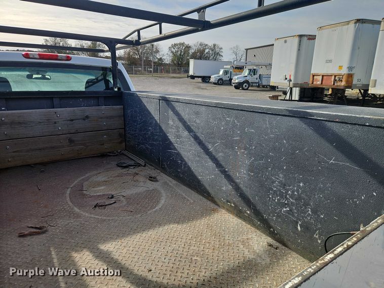 image for item EO4813 2012 GMC Sierra 2500HD utility bed pickup truck