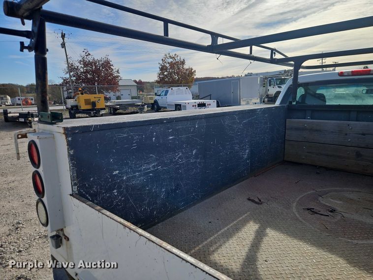 image for item EO4813 2012 GMC Sierra 2500HD utility bed pickup truck