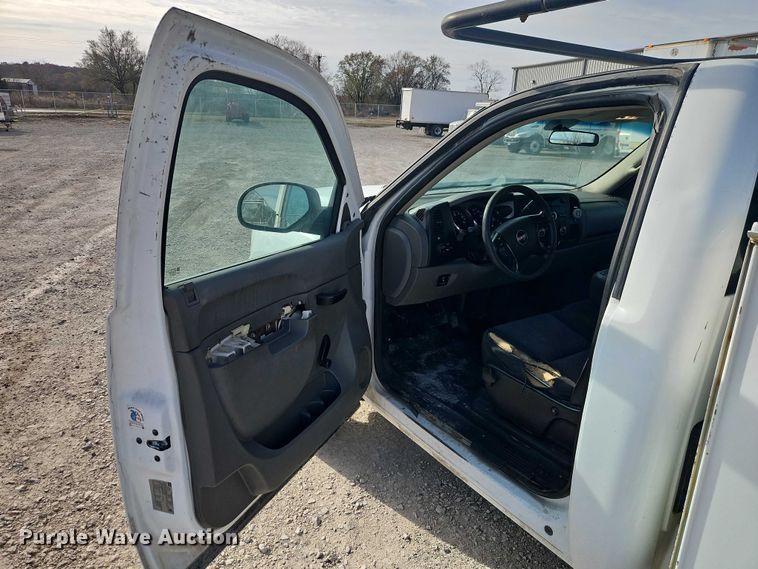 image for item EO4813 2012 GMC Sierra 2500HD utility bed pickup truck