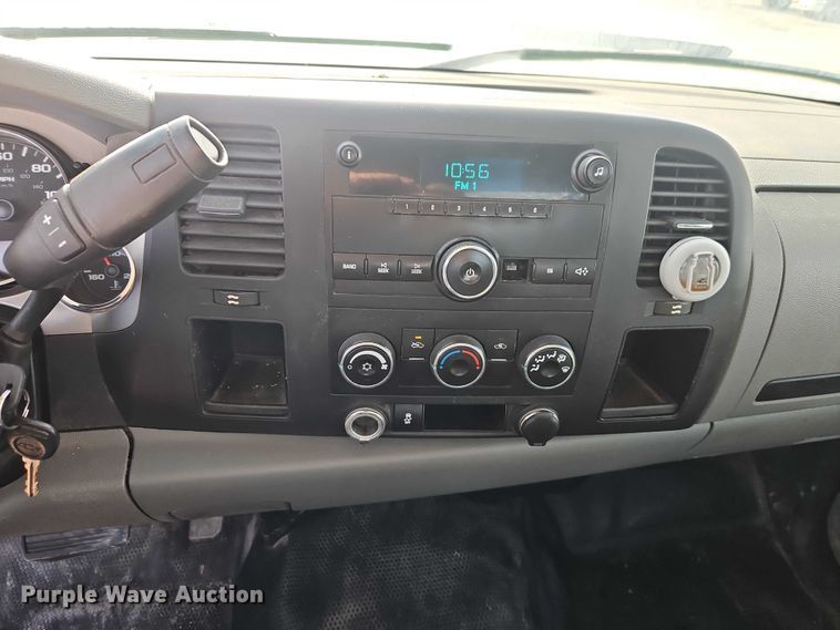 image for item EO4813 2012 GMC Sierra 2500HD utility bed pickup truck