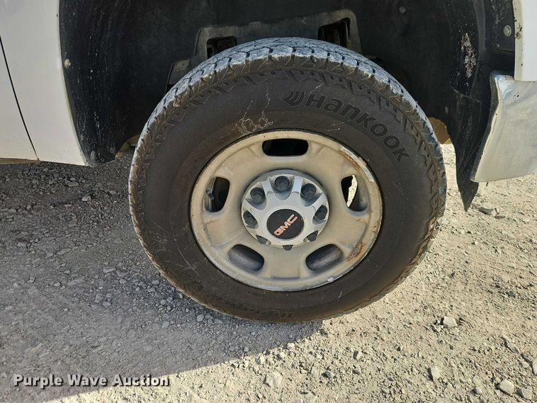 image for item EO4813 2012 GMC Sierra 2500HD utility bed pickup truck