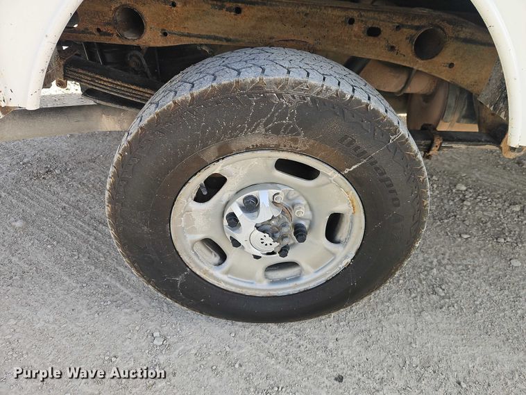 image for item EO4813 2012 GMC Sierra 2500HD utility bed pickup truck