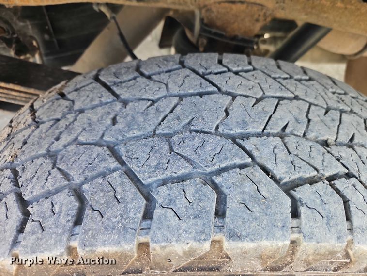 image for item EO4813 2012 GMC Sierra 2500HD utility bed pickup truck