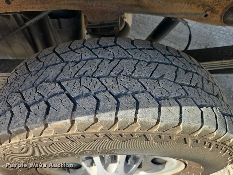 image for item EO4813 2012 GMC Sierra 2500HD utility bed pickup truck