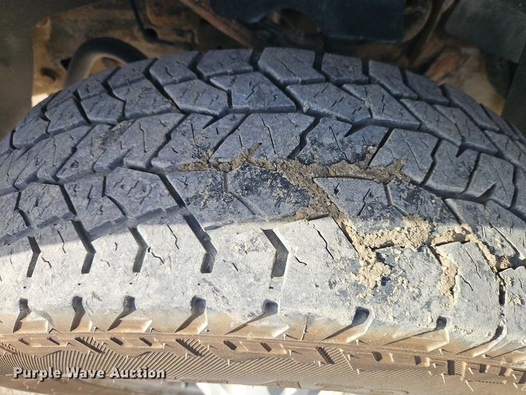 image for item EO4813 2012 GMC Sierra 2500HD utility bed pickup truck