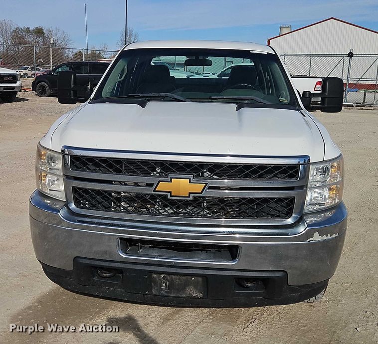 image for item EO4814 2013 Chevrolet Silverado 2500HD Crew Cab utility bed pickup truck