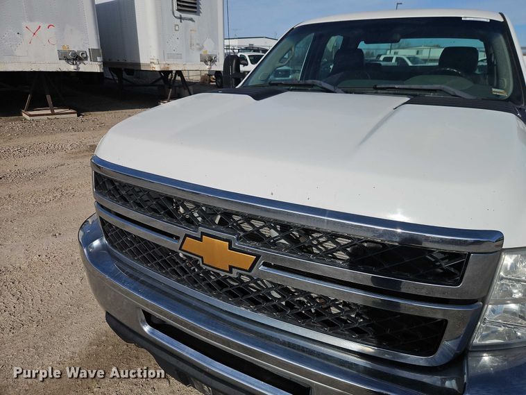 image for item EO4814 2013 Chevrolet Silverado 2500HD Crew Cab utility bed pickup truck
