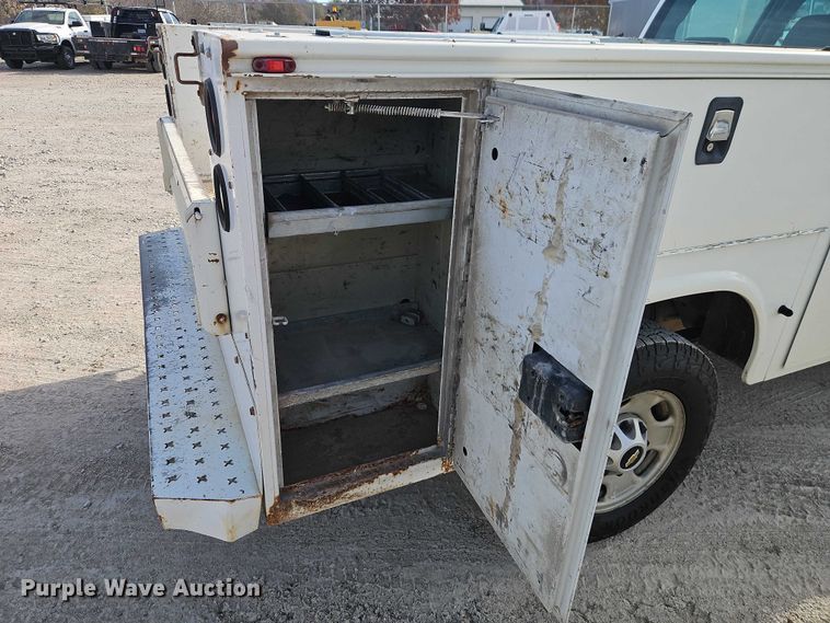 image for item EO4814 2013 Chevrolet Silverado 2500HD Crew Cab utility bed pickup truck