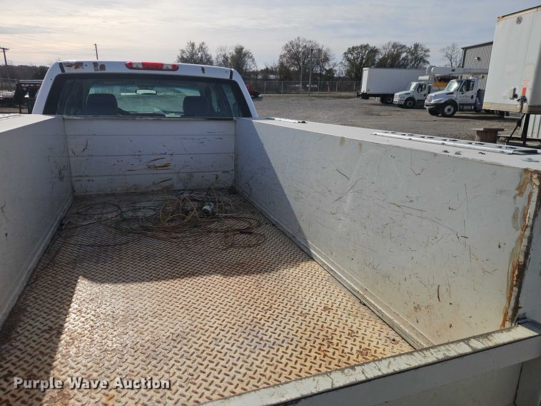 image for item EO4814 2013 Chevrolet Silverado 2500HD Crew Cab utility bed pickup truck