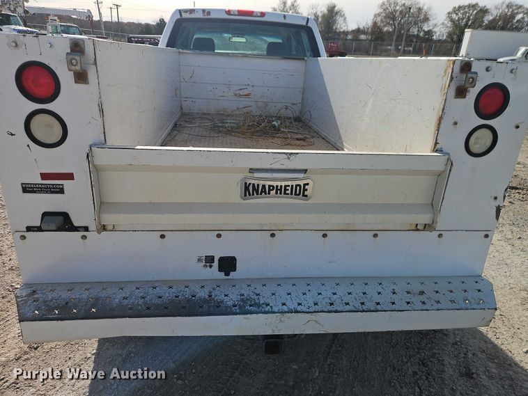 image for item EO4814 2013 Chevrolet Silverado 2500HD Crew Cab utility bed pickup truck