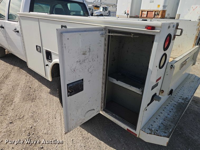image for item EO4814 2013 Chevrolet Silverado 2500HD Crew Cab utility bed pickup truck