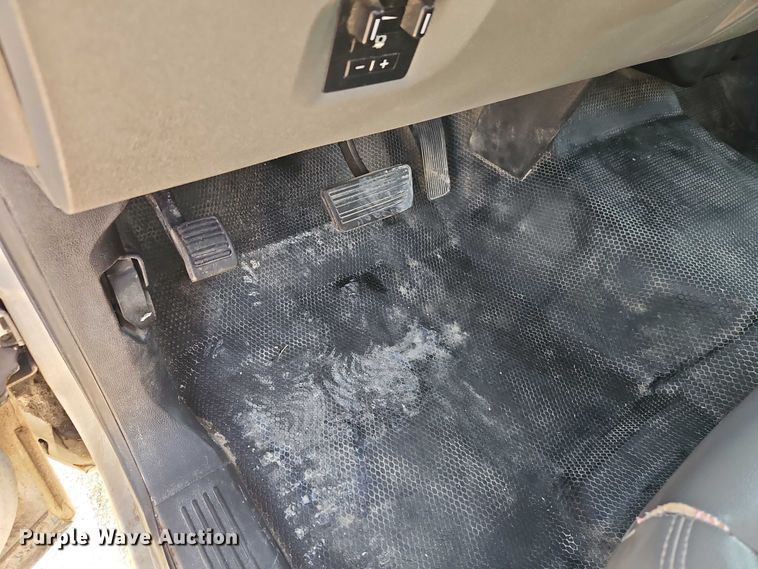 image for item EO4814 2013 Chevrolet Silverado 2500HD Crew Cab utility bed pickup truck