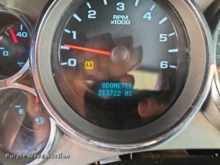 image for item EO4814 2013 Chevrolet Silverado 2500HD Crew Cab utility bed pickup truck