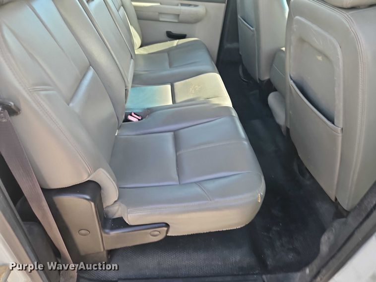 image for item EO4814 2013 Chevrolet Silverado 2500HD Crew Cab utility bed pickup truck