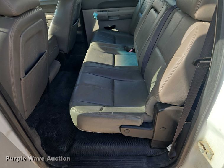 image for item EO4814 2013 Chevrolet Silverado 2500HD Crew Cab utility bed pickup truck