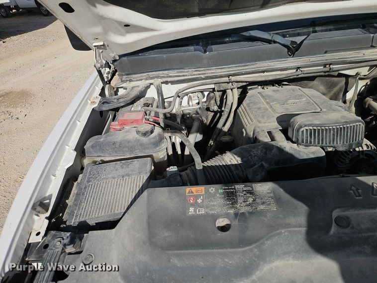 image for item EO4814 2013 Chevrolet Silverado 2500HD Crew Cab utility bed pickup truck