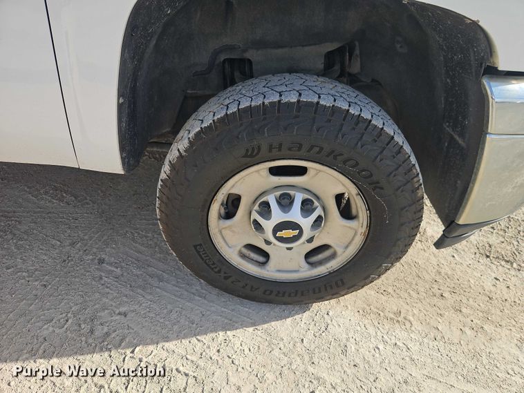 image for item EO4814 2013 Chevrolet Silverado 2500HD Crew Cab utility bed pickup truck