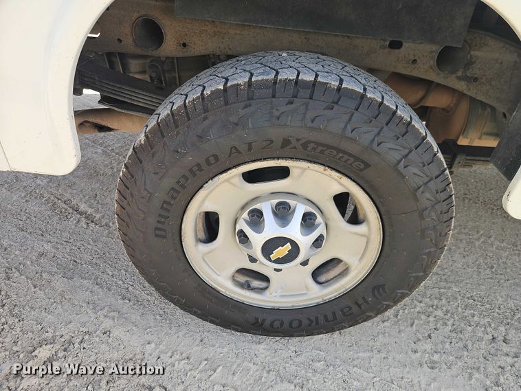 image for item EO4814 2013 Chevrolet Silverado 2500HD Crew Cab utility bed pickup truck