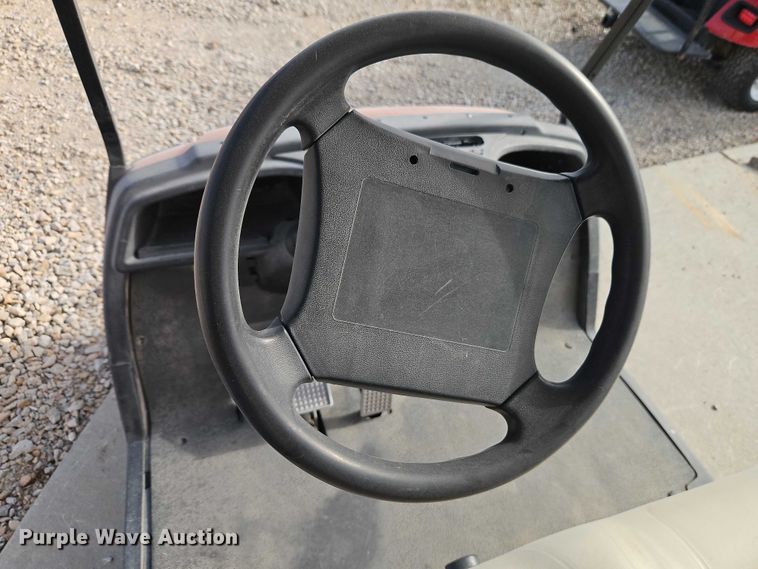 image for item EO4816 Yamaha golf cart