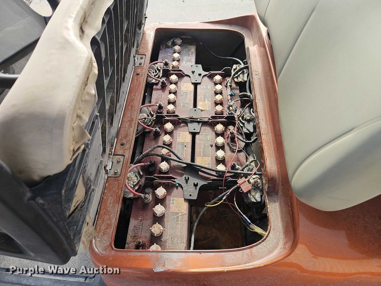 image for item EO4816 Yamaha golf cart