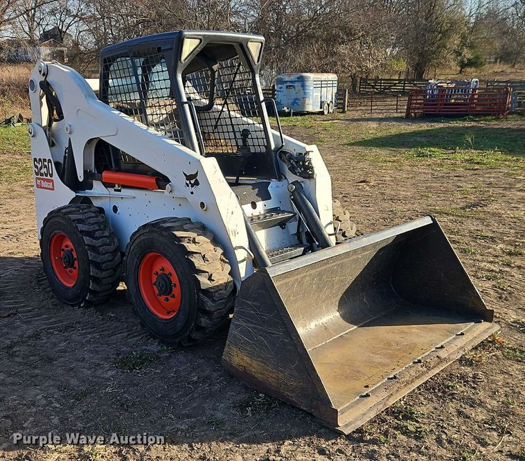 image for item EO4819 2009 Bobcat S250 skid steer loader