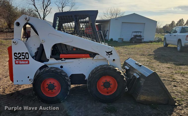 image for item EO4819 2009 Bobcat S250 skid steer loader