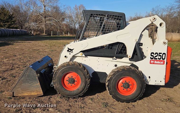 image for item EO4819 2009 Bobcat S250 skid steer loader