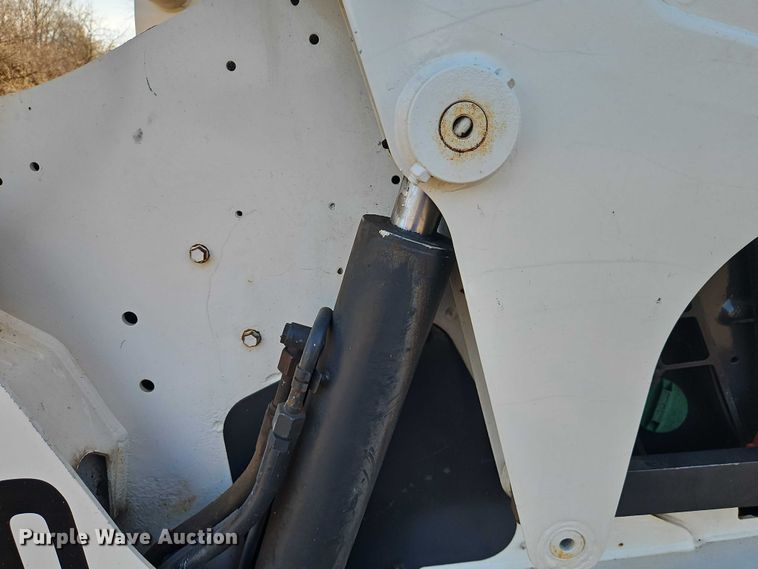 image for item EO4819 2009 Bobcat S250 skid steer loader
