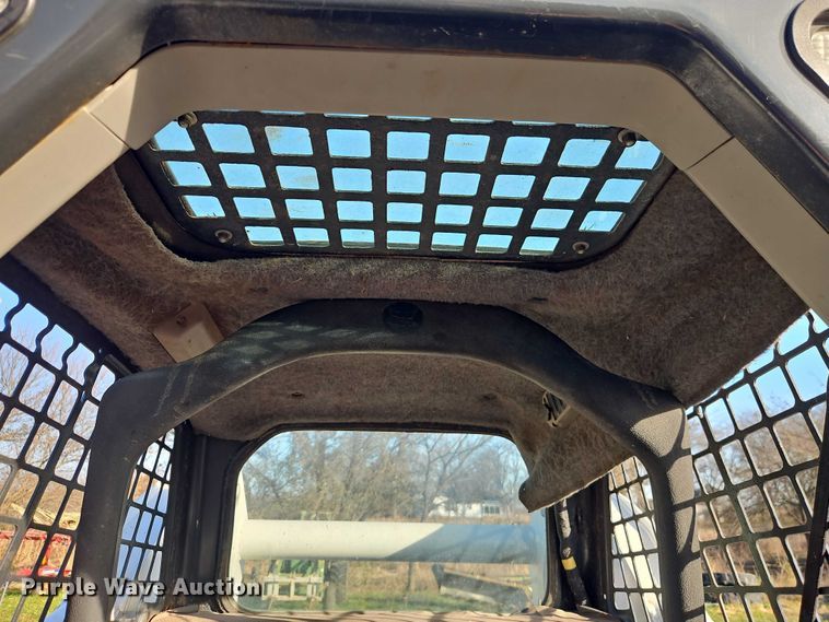 image for item EO4819 2009 Bobcat S250 skid steer loader