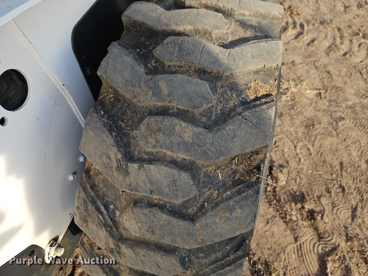 image for item EO4819 2009 Bobcat S250 skid steer loader