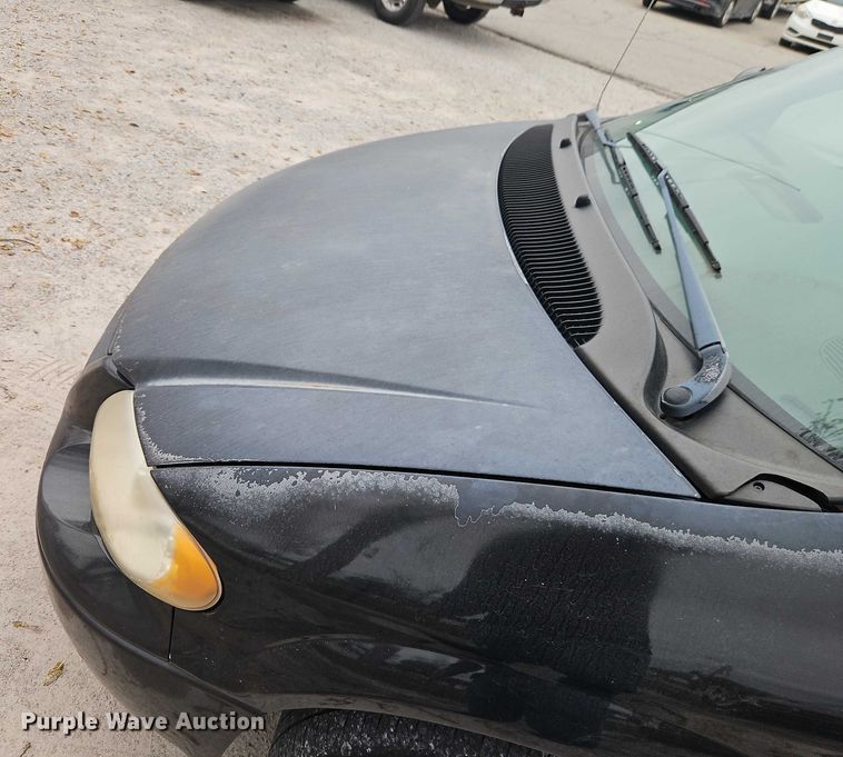 image for item EO4827 2005 Chrysler Town And Country van