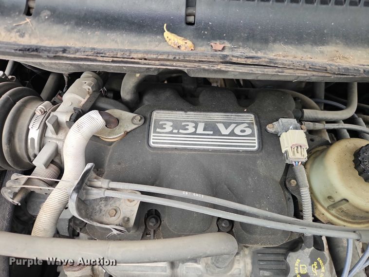 image for item EO4827 2005 Chrysler Town And Country van