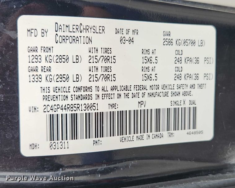 image for item EO4827 2005 Chrysler Town And Country van