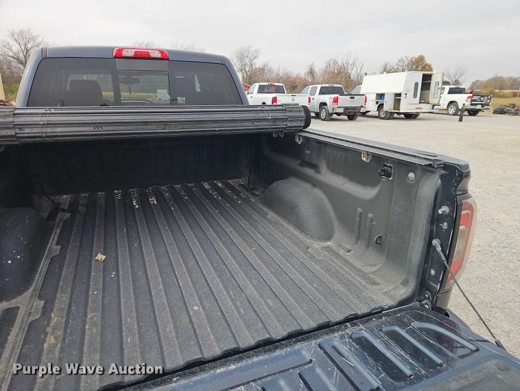 image for item EO4828 2018 GMC Sierra 1500 SLT Crew Cab pickup truck