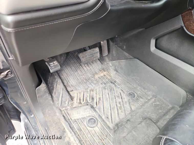 image for item EO4828 2018 GMC Sierra 1500 SLT Crew Cab pickup truck