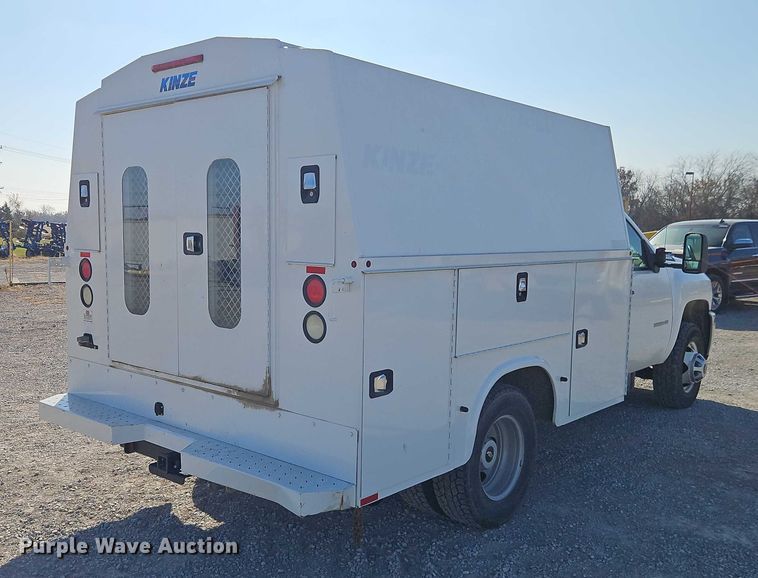 image for item EO4829 2014 Chevrolet Silverado 3500HD utility bed pickup truck