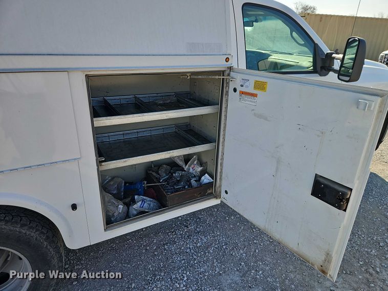 image for item EO4829 2014 Chevrolet Silverado 3500HD utility bed pickup truck