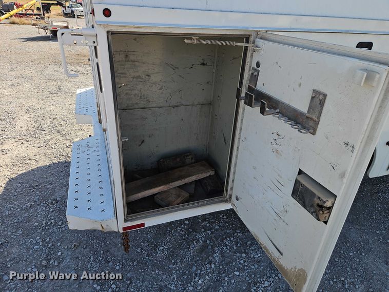 image for item EO4829 2014 Chevrolet Silverado 3500HD utility bed pickup truck