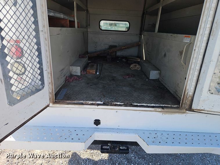 image for item EO4829 2014 Chevrolet Silverado 3500HD utility bed pickup truck