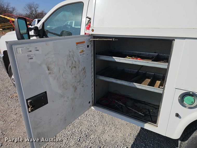 image for item EO4829 2014 Chevrolet Silverado 3500HD utility bed pickup truck