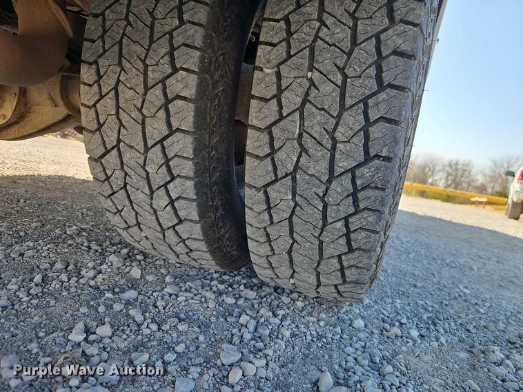 image for item EO4829 2014 Chevrolet Silverado 3500HD utility bed pickup truck